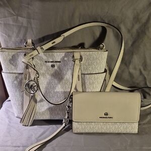 Michael Kors Beige and Cream Shoulder Bag Set